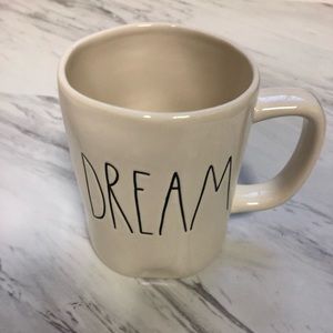 NWT RAE DUNN DREAM LL MUG